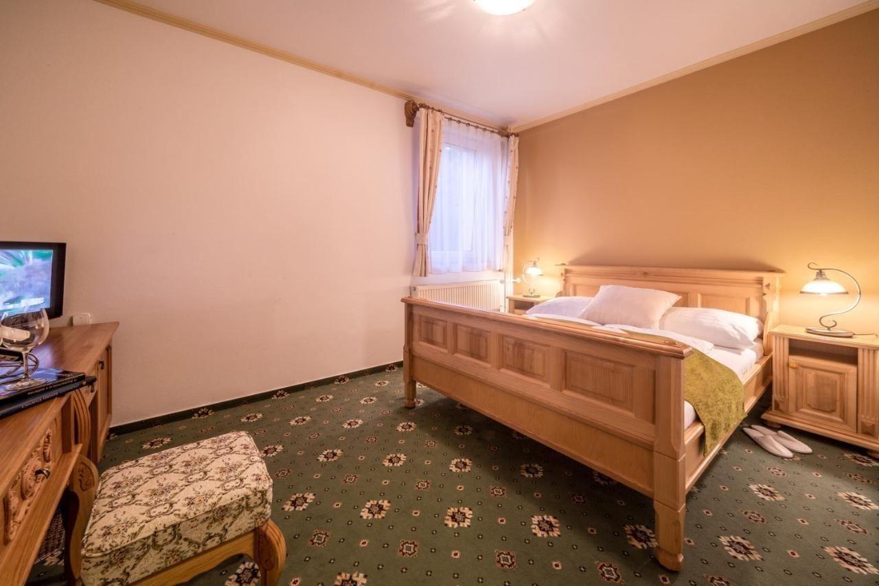 Hotel Diana Stráža Eksteriør bilde